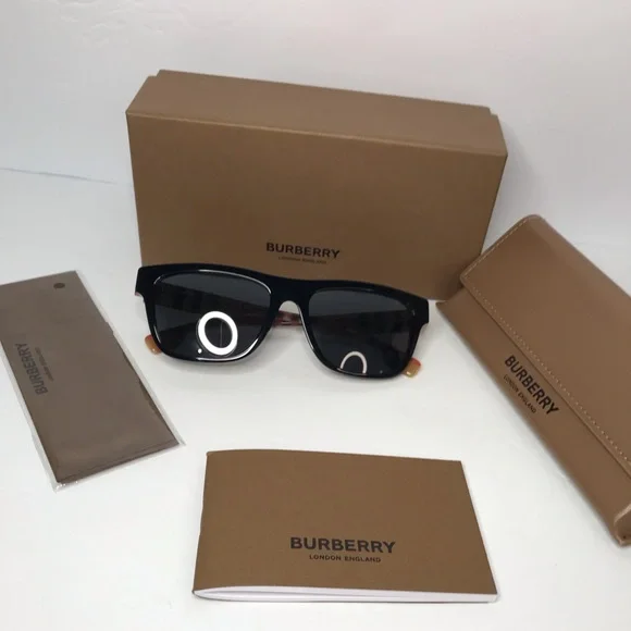 💯 - Authentic New BURBERRY BE4293 380687 black vintage check frame with grey…